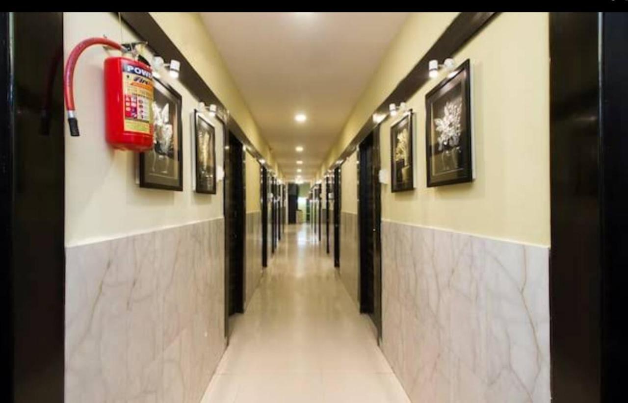Hotel Swaraj Logde Панвел Экстерьер фото